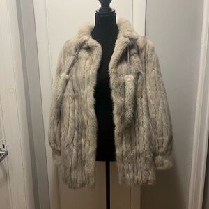 Elegant Real Fur Coat in Gray